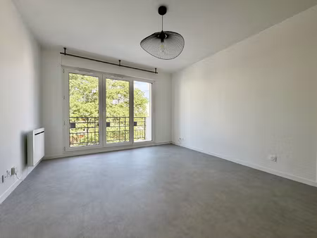 location appartement 2 pièces 37m² elancourt 78990