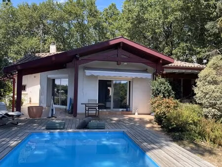 villa 152 m2 avec piscine sur terrain paysagé 3724 m2