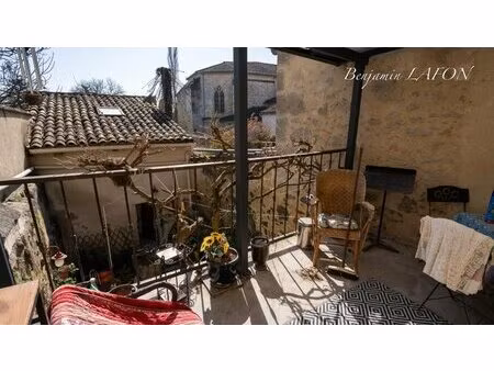 maison de village avec cour intime et dépendance