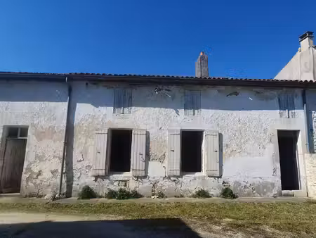 maison à restaurer avec dépendances
