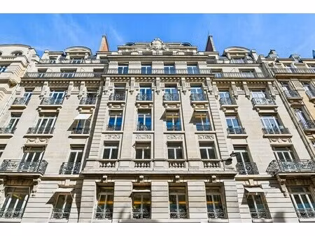 location bureaux 588 m²