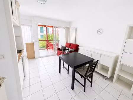 à vendre – t1 bis avec terrasse et cave à ciboure