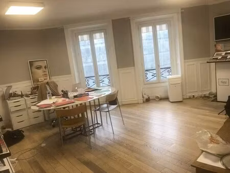 location bureaux 127 m²