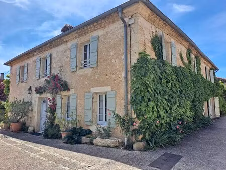 superbe propriété de village avec maison d'amis  piscine chauf