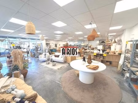location commerce la garde 83130 175m²