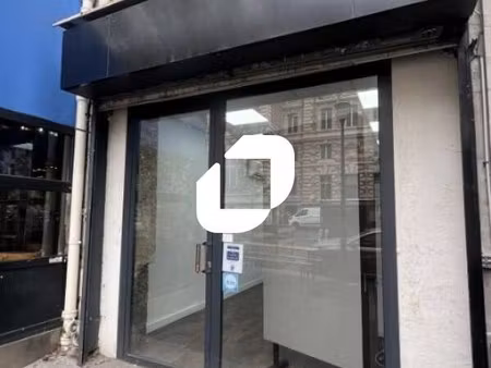 location commerce paris 75019 45m²