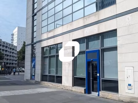 location commerce saint denis 93200 141m²