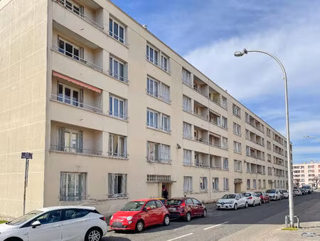 décines - t3 de 54m2 avec balcon