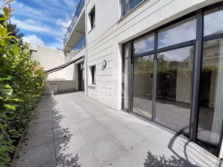 location appartement 3 pièces 114 m² à chateauroux (36000)  1 200 €