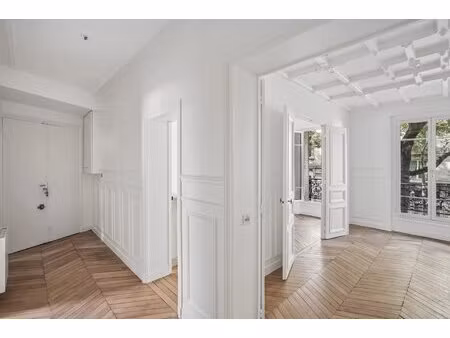super 3/4p de 70m² dans immeuble en pierre de taille
