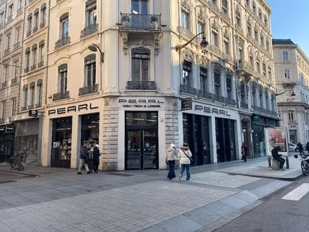 location commerce lyon 69002 273m²