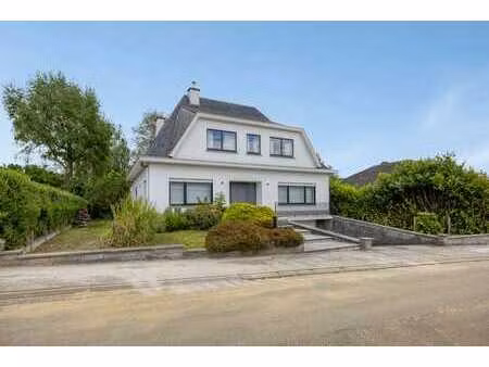 magnifique villa rénovée (260m²) à dilbeek !