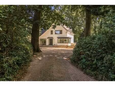 villa d'exception avec 4-5 chambres sur un terrain de 1289m