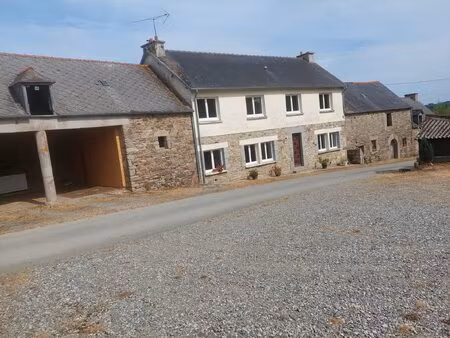 longère bretonne (ancienne ferme)