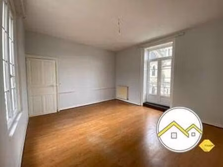 location appartement 3 pièces à châteaubriant centre (44110) : à louer 3 pièces / 74m² châ