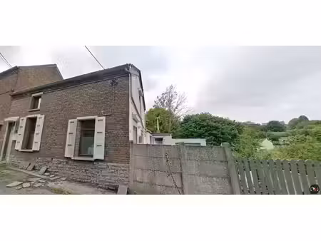 maison habitable rapidement + terrasse et jardin