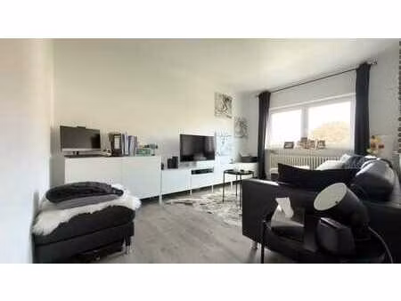 superbe appartment 2 ch avec terrasse en centre ville