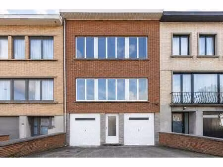 app 2 chambres + garage à koningslo