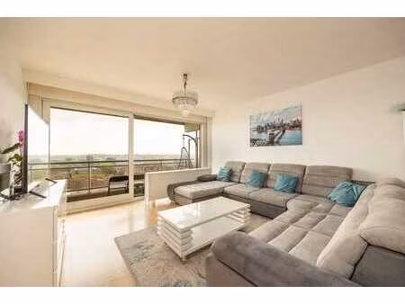 appartement lumineux avec belle vue dans le quartier pris...