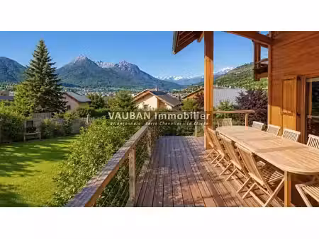 vente chalet 10 pièces 200 m² à briançon (05100)  1 245 000 €