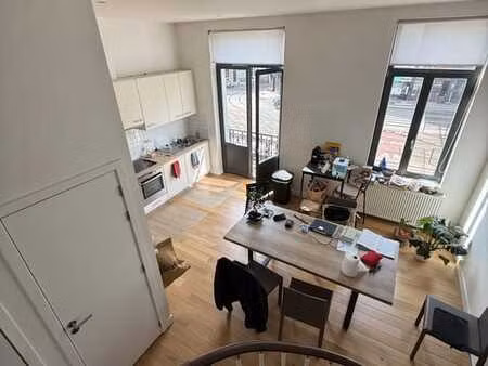 très bel appartement 2 chambres/duplex - bd gén. jacques