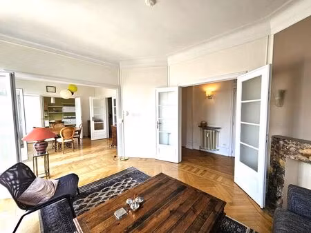 louise - appartement 3 chambres de +-140 m² meuble a louer