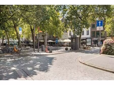 opbrengsteigendom met zes studentenkamers in studentenbuu...