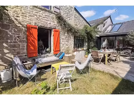 a vendre bel ensemble rénové à deux pas de la plage de sainte-barbe