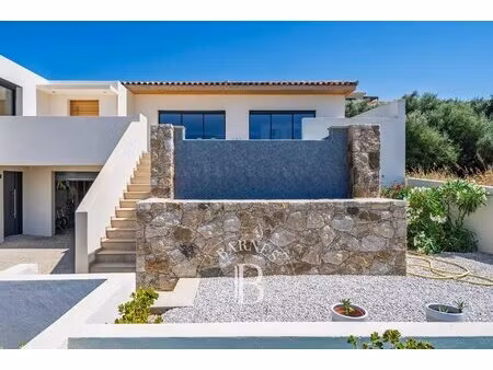exclusivité  lozari  villa contemporaine vue mer  3 chambres  piscine  plage à pied
