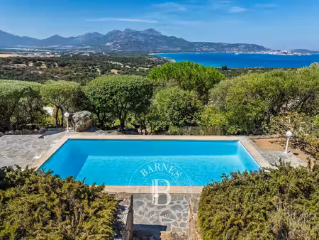lumio  villa 4 chambres  piscine  vue panoramique mer et montagnes  plage à pied