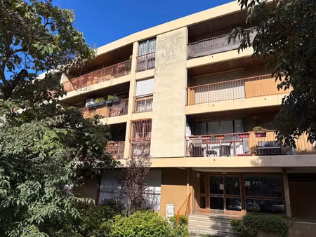vente appartement 3 pièces 77 m² à avignon (84000)  60 000 €