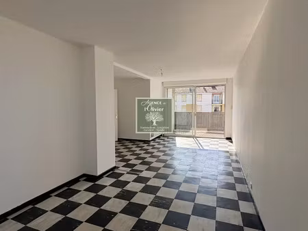 vente appartement 4 pièces 73 m² à arles (13200)  96 000 €