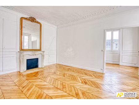 ersailles notre-dame appartement exceptionnel de 2 pièce(s) 56m2 situé au 1er étage d'un i