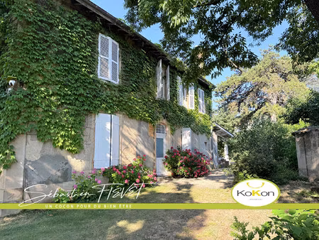 maison de luxe à vendre dans le quartier yvours