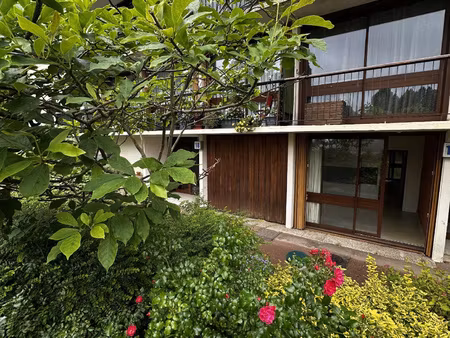 studio - refait a neuf - residence privee - gare a pieds -
