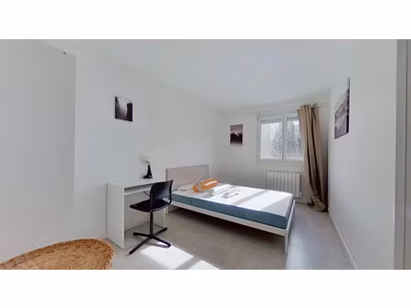 location appartement 4 pièces 25 m² à vaulx-en-velin (69120)