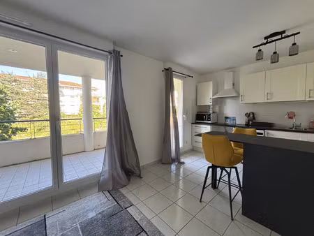location appartement 3 pièces 64 m² à vourles (69390)
