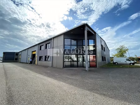 location commerce 1088 m² à vaulx-en-velin (69120)