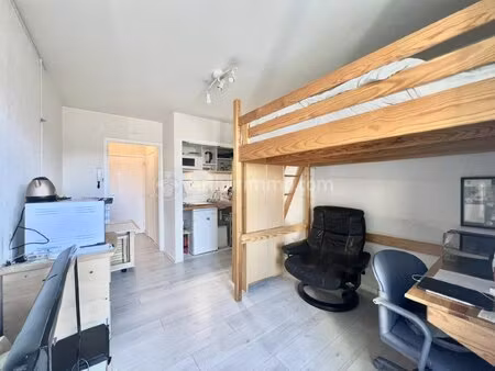 studio meuble 17 m² - balcon - proche chu