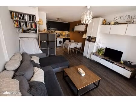 vends duplex 2 chambres