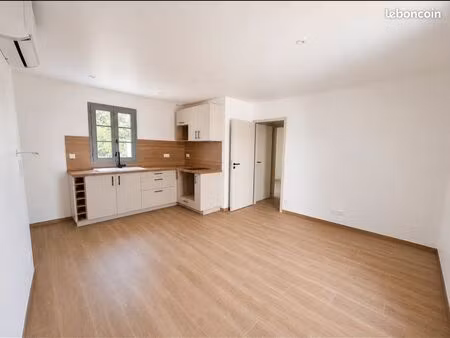 ? 4 appartements neufs dans un immeuble en cours d'achèvement