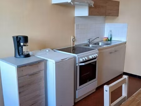 part loue t1 rénové chauffage eau inclus