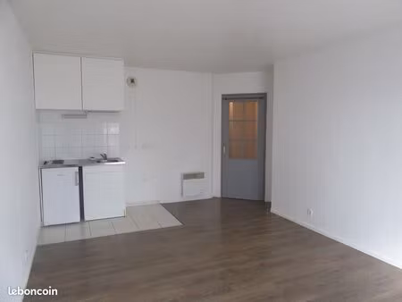 studio 1 pièce 30 m²