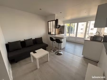 t2 meublé rénové en 2022 — 41m² + cellier 4m² — internet inclus