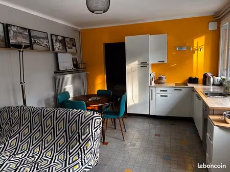 agréable t2 meublé de 36 m² en rez-de-jardin avec terrasse  jardin et parking