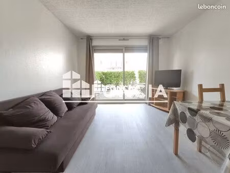 studio 1 pièce 25 m²