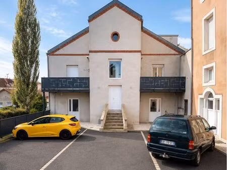 appartement t3 entièrement rénové de 70 m² avec climatisation  terrasse suspendue  deux pl
