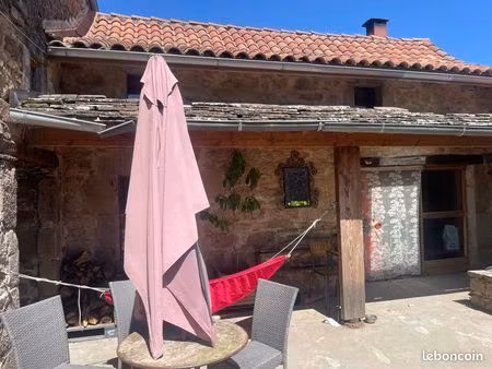 maison et atelier sur grand terrain