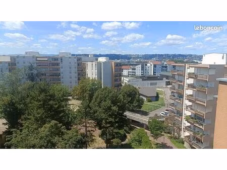 chambre - proche grange blanche  univ lyon 2 bron ou quai - au pied du tram