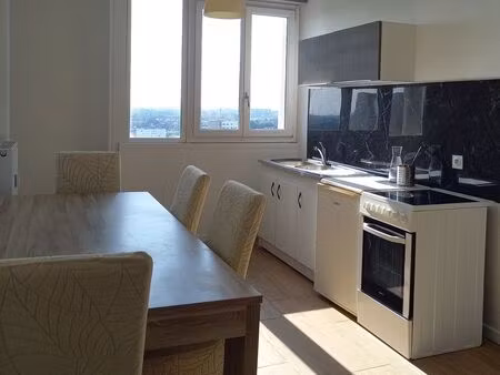 appartement t2 au pied du métro